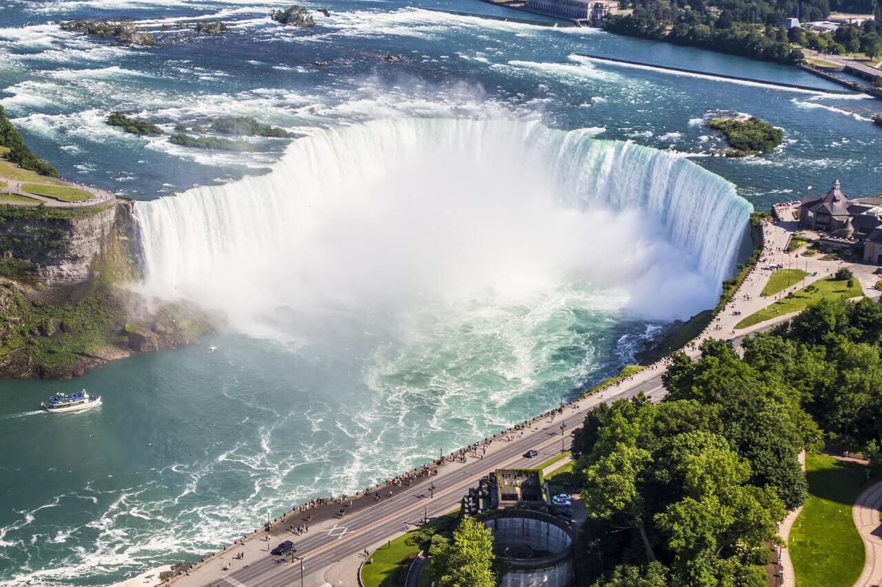 canada 150 rem holiday web design niagara falls